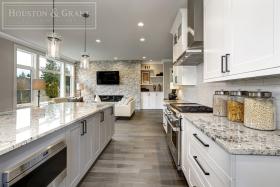 Beautiful-Kitchen-In-Luxury-Custom-Home2